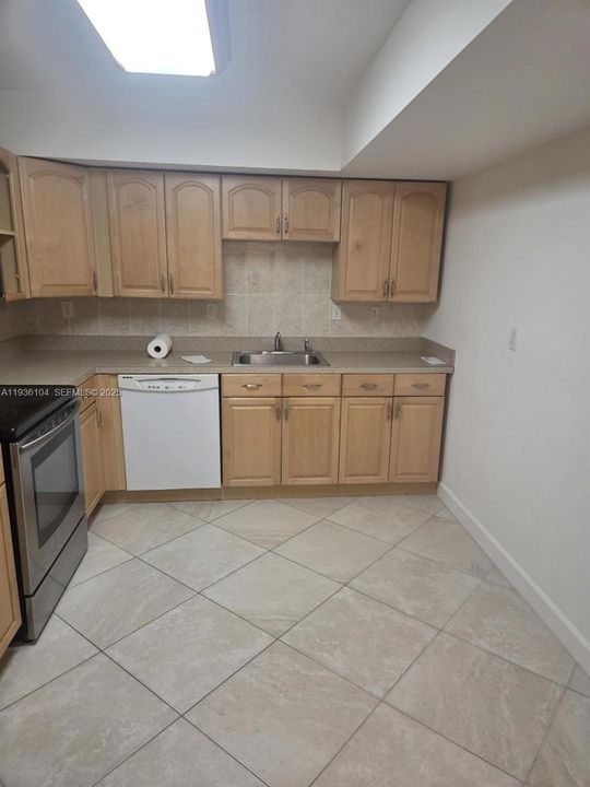 En Renta: $2,050 (2 camas, 1 baños, 1075 Pies cuadrados)