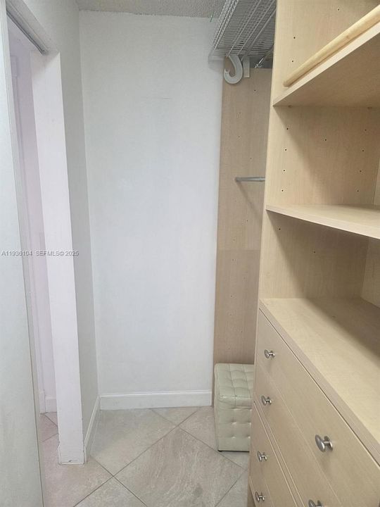 En Renta: $2,050 (2 camas, 1 baños, 1075 Pies cuadrados)