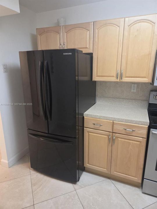 En Renta: $2,050 (2 camas, 1 baños, 1075 Pies cuadrados)