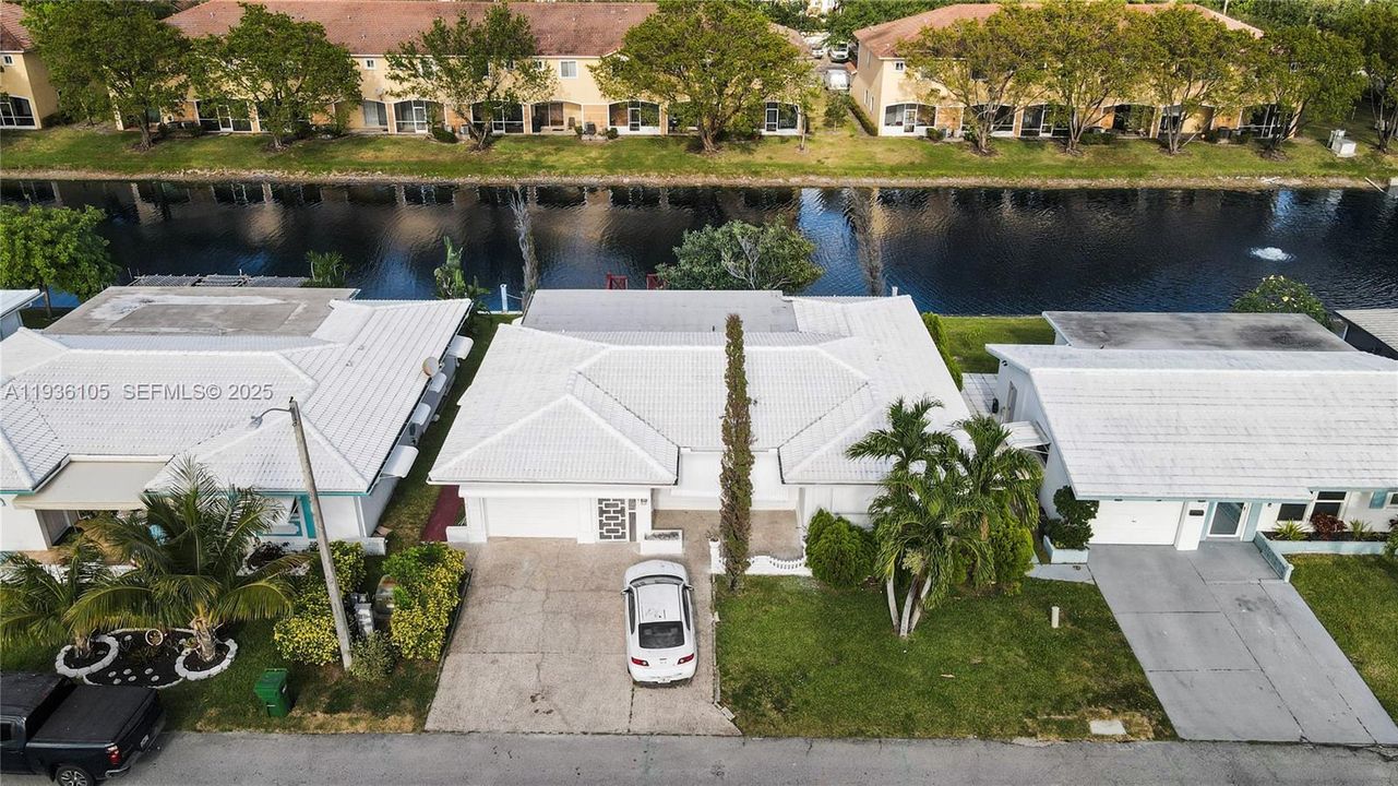 На продажу: $355,000 (2 спален, 2 ванн, 1660 Квадратных фут)