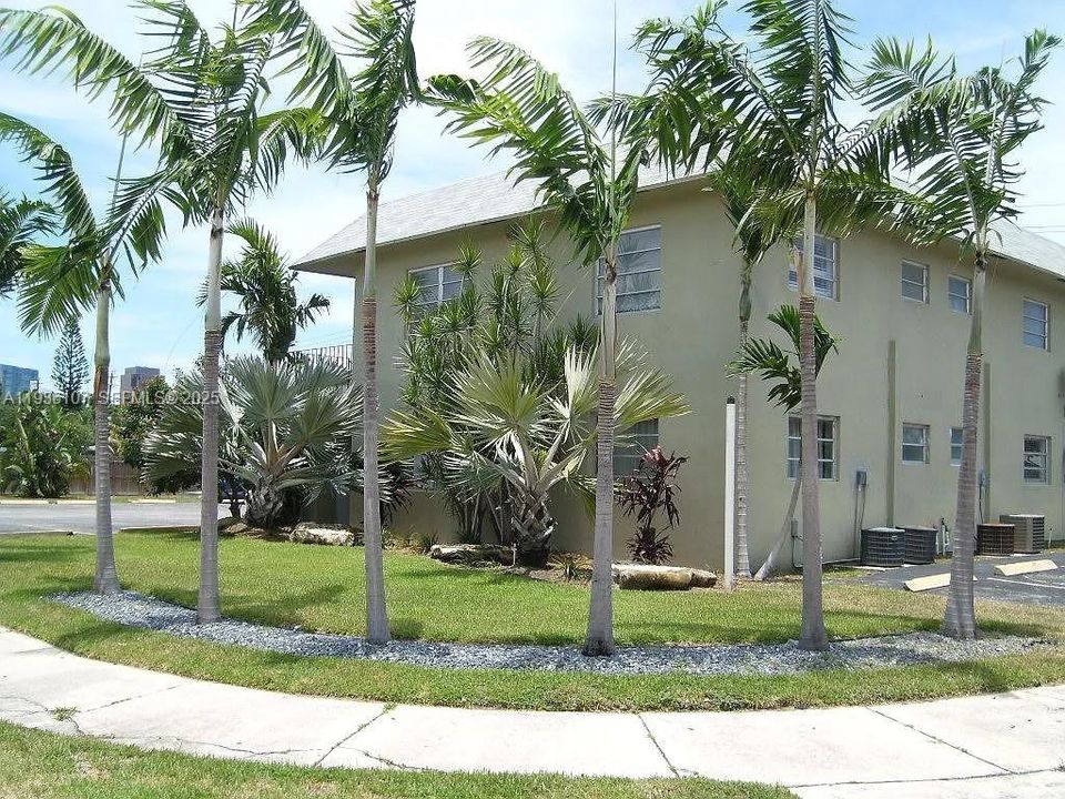 For Rent: $1,450 (1 beds, 1 baths, 474 Square Feet)