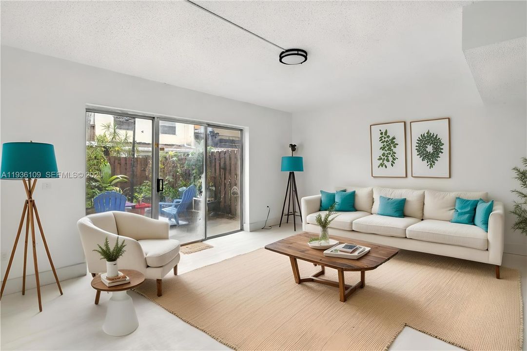 На продажу: $240,000 (2 спален, 1 ванн, 1330 Квадратных фут)