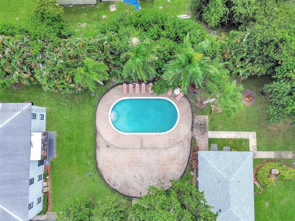 For Rent: $2,250 (2 beds, 2 baths, 986 Square Feet)