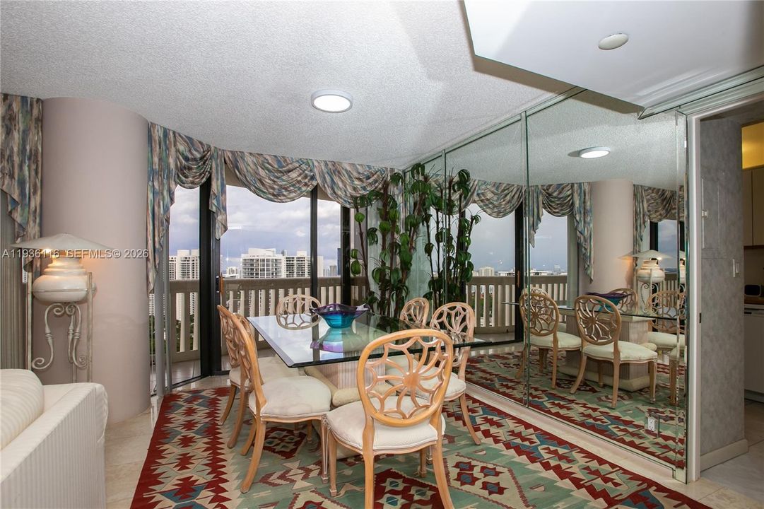 待售: $606,000 (3 贝兹, 2 浴室, 1520 平方英尺)