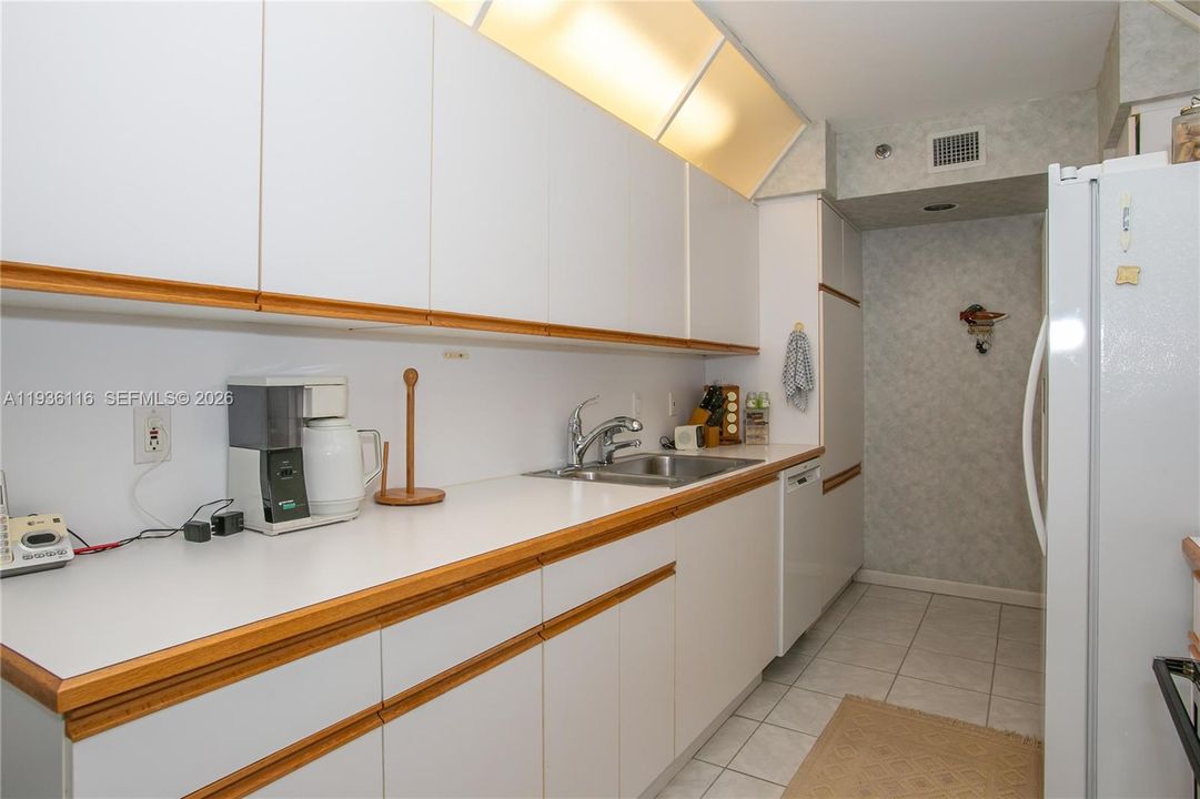 待售: $606,000 (3 贝兹, 2 浴室, 1520 平方英尺)