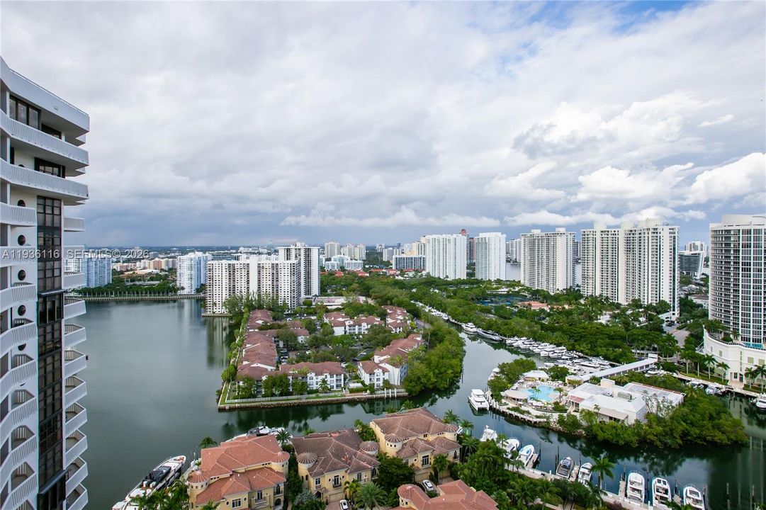 待售: $606,000 (3 贝兹, 2 浴室, 1520 平方英尺)