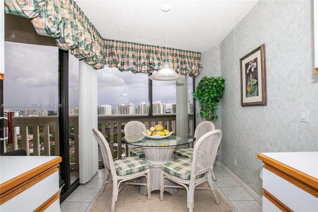 待售: $606,000 (3 贝兹, 2 浴室, 1520 平方英尺)