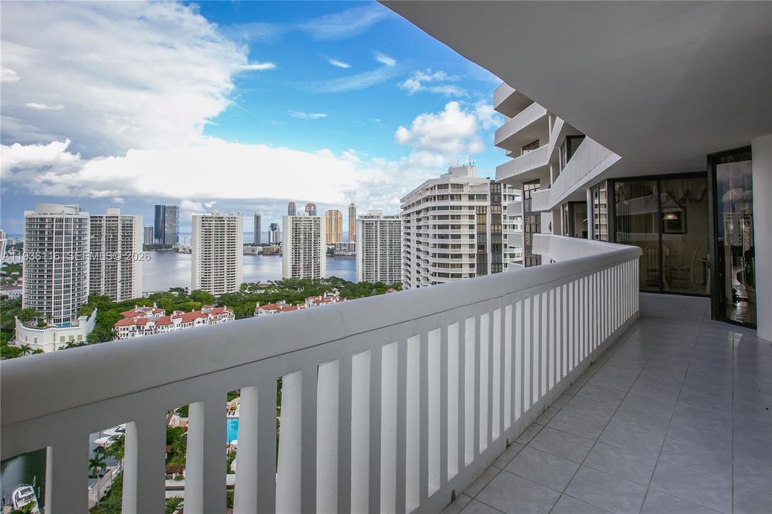 待售: $606,000 (3 贝兹, 2 浴室, 1520 平方英尺)