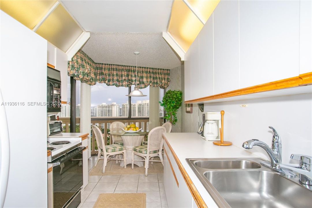 待售: $606,000 (3 贝兹, 2 浴室, 1520 平方英尺)