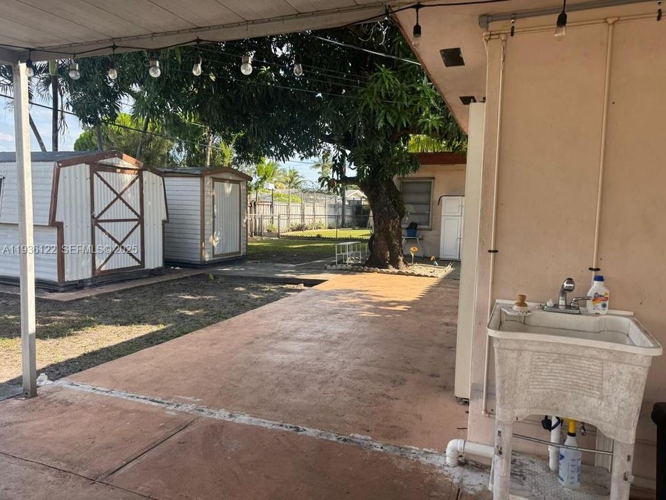 待售: $625,000 (4 贝兹, 3 浴室, 1725 平方英尺)