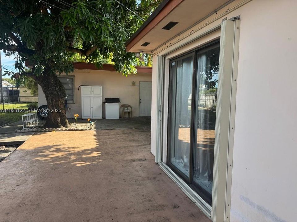 待售: $625,000 (4 贝兹, 3 浴室, 1725 平方英尺)