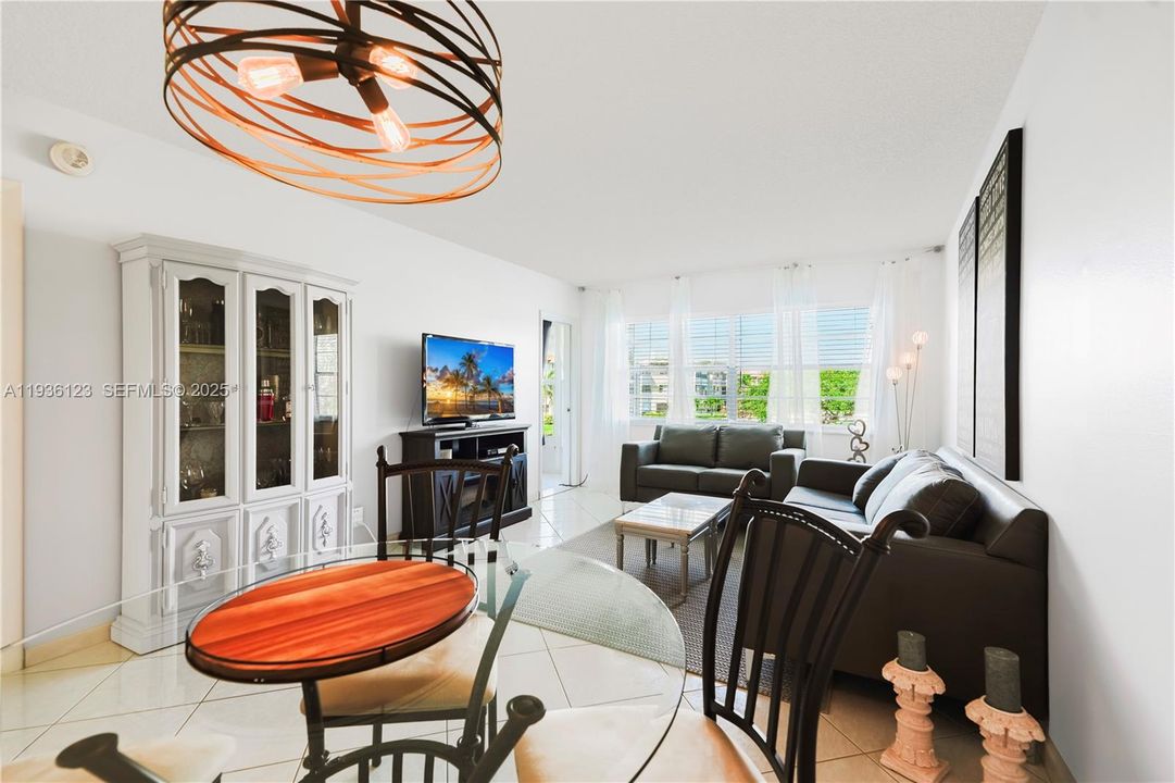 На продажу: $87,900 (1 спален, 1 ванн, 684 Квадратных фут)