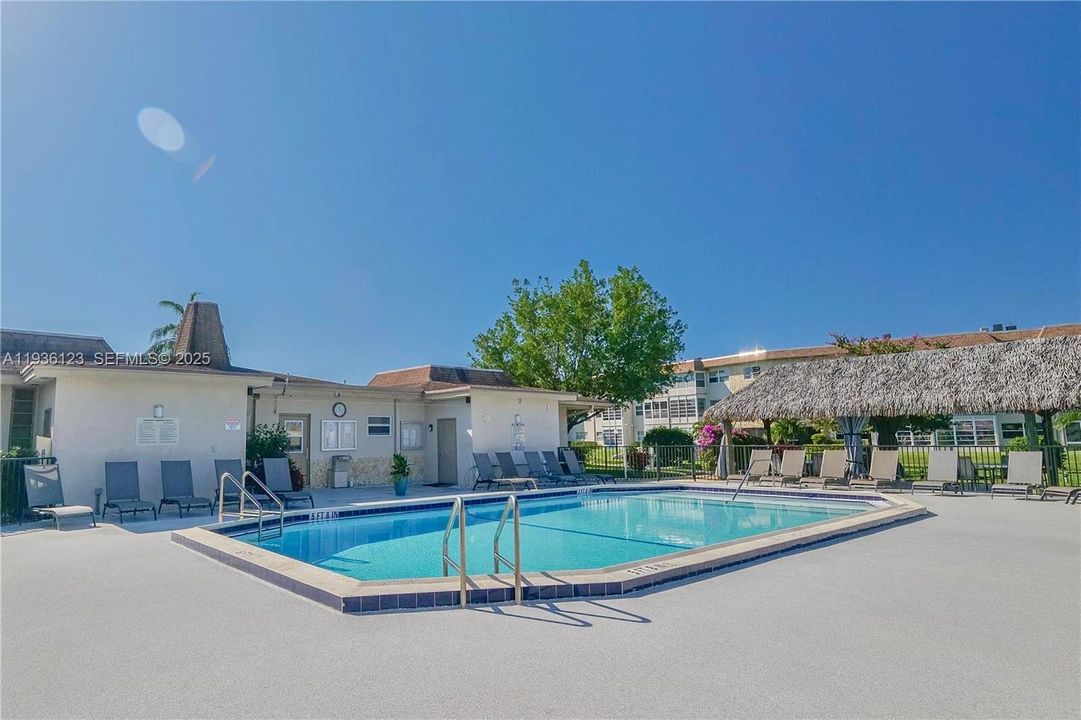 На продажу: $87,900 (1 спален, 1 ванн, 684 Квадратных фут)