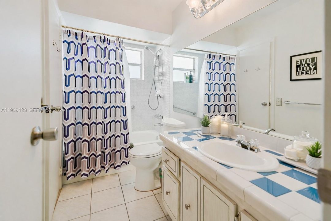 На продажу: $87,900 (1 спален, 1 ванн, 684 Квадратных фут)