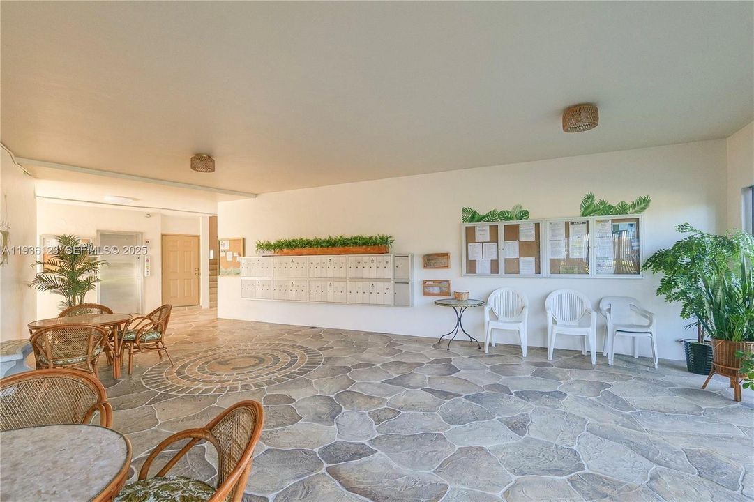 На продажу: $87,900 (1 спален, 1 ванн, 684 Квадратных фут)