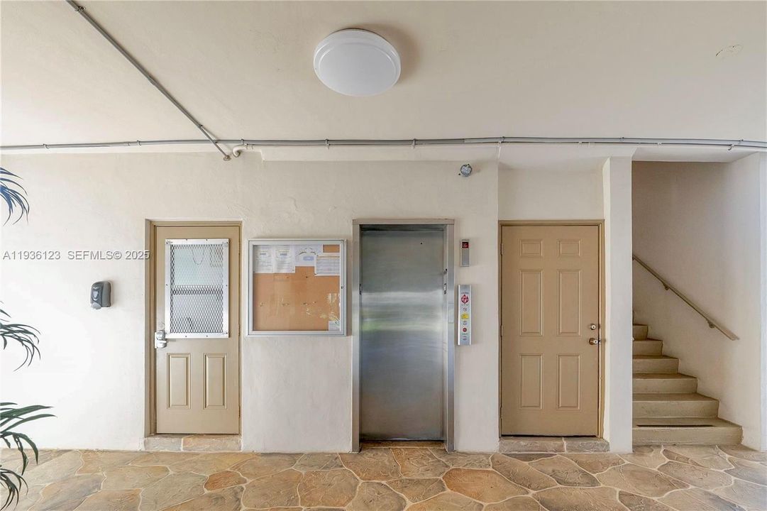 На продажу: $87,900 (1 спален, 1 ванн, 684 Квадратных фут)