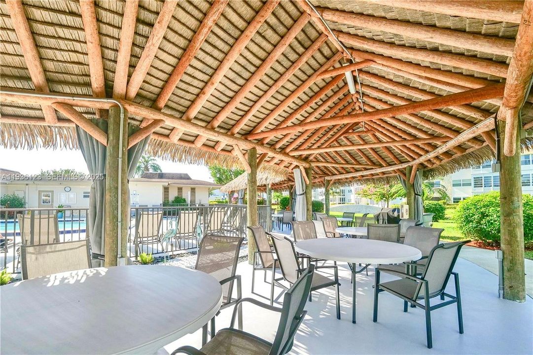 На продажу: $87,900 (1 спален, 1 ванн, 684 Квадратных фут)