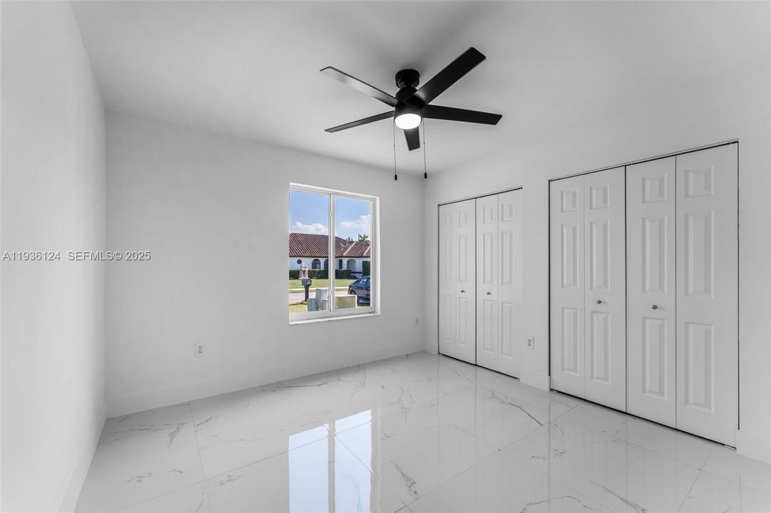 В аренду: $4,500 (4 спален, 2 ванн, 1882 Квадратных фут)