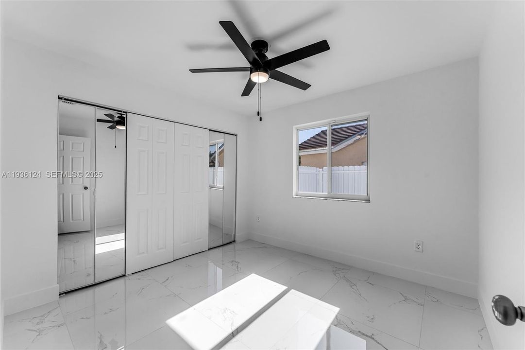 В аренду: $4,500 (4 спален, 2 ванн, 1882 Квадратных фут)