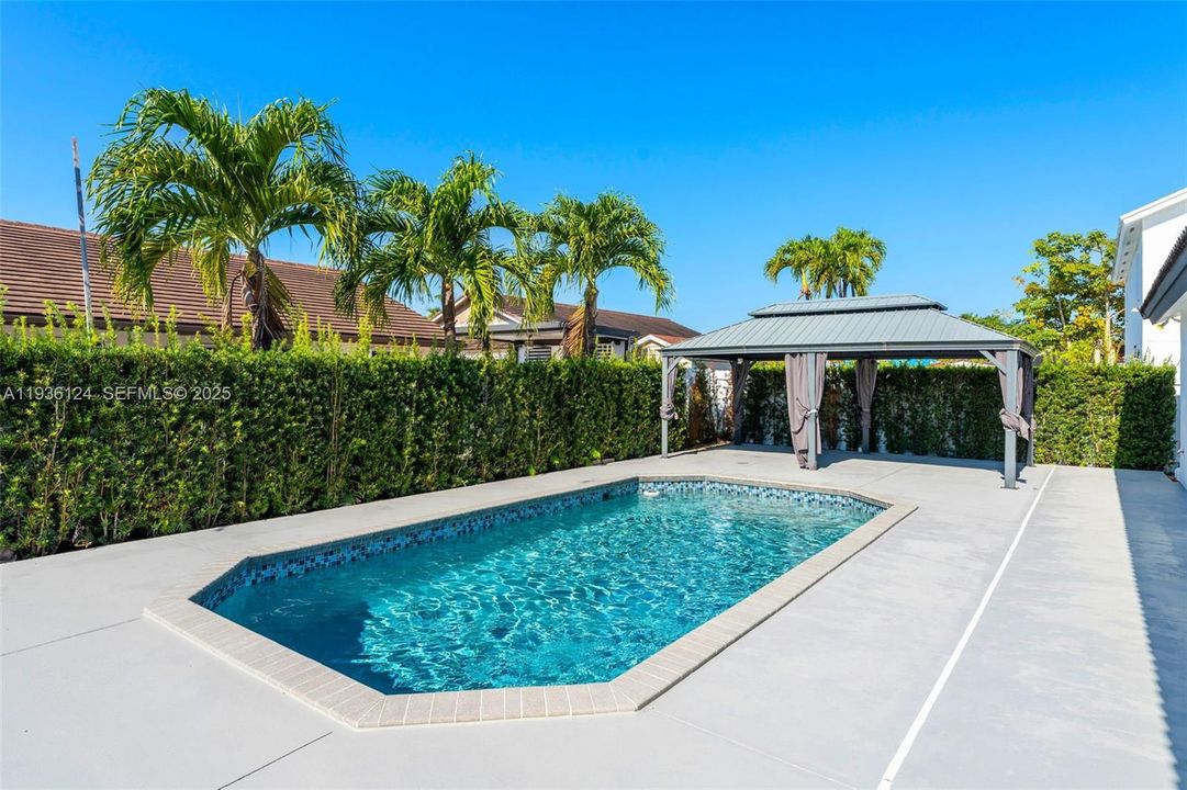 В аренду: $4,500 (4 спален, 2 ванн, 1882 Квадратных фут)