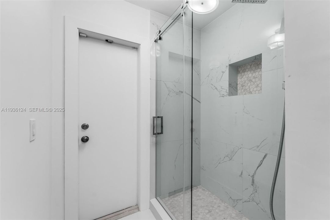 В аренду: $4,500 (4 спален, 2 ванн, 1882 Квадратных фут)