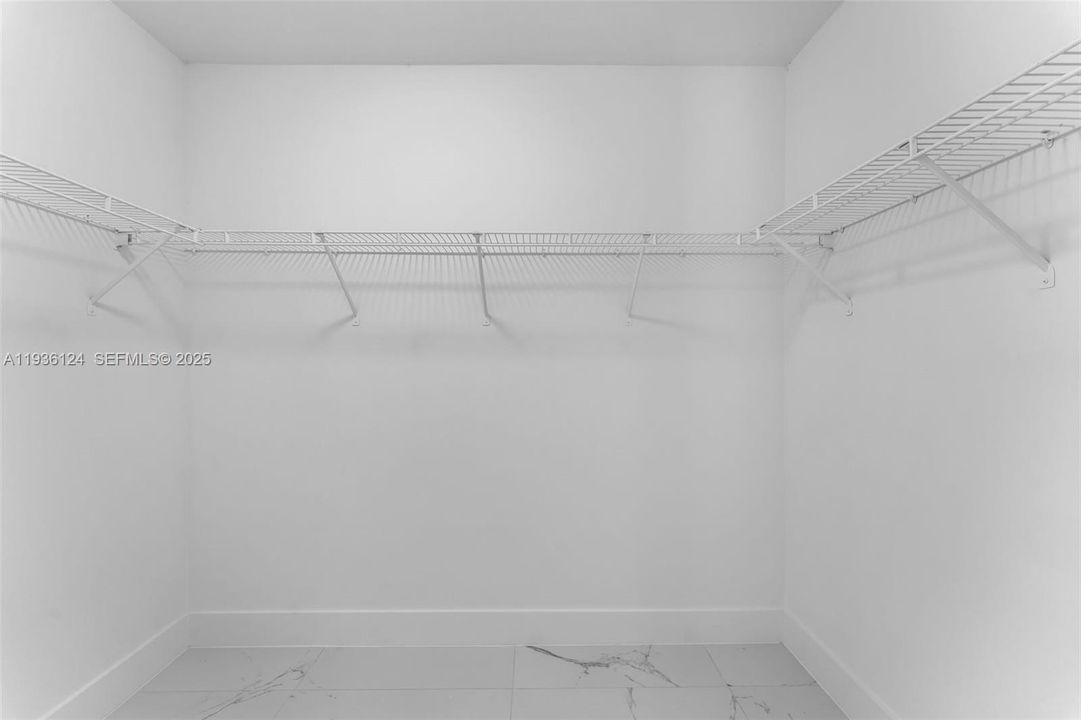 В аренду: $4,500 (4 спален, 2 ванн, 1882 Квадратных фут)