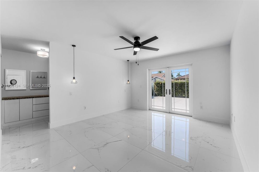 В аренду: $4,500 (4 спален, 2 ванн, 1882 Квадратных фут)