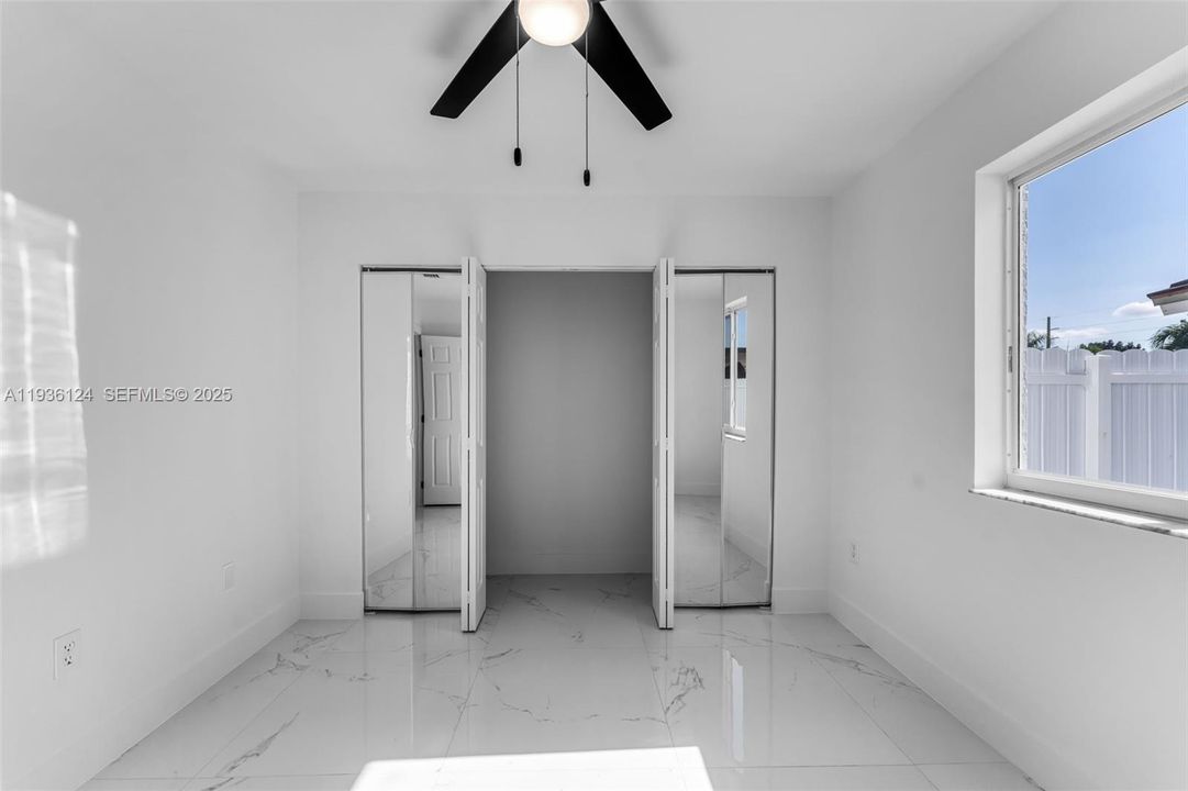 В аренду: $4,500 (4 спален, 2 ванн, 1882 Квадратных фут)