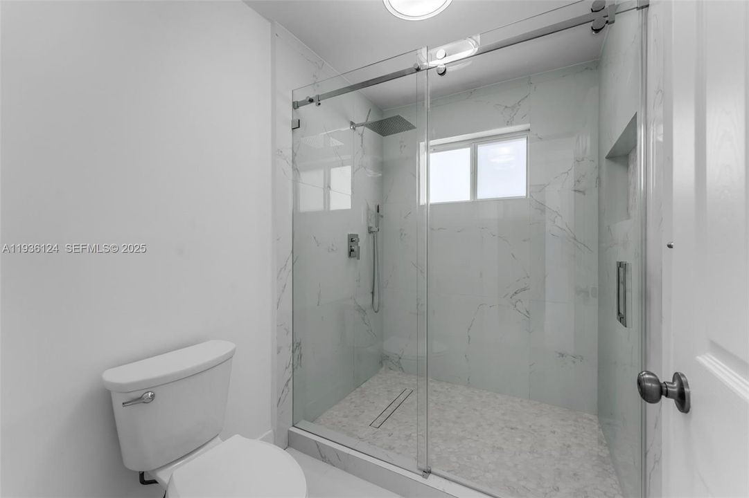 В аренду: $4,500 (4 спален, 2 ванн, 1882 Квадратных фут)