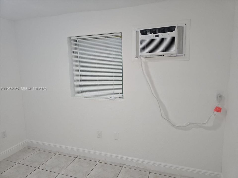 Active With Contract: $1,500 (1 beds, 1 baths, 0 Square Feet)