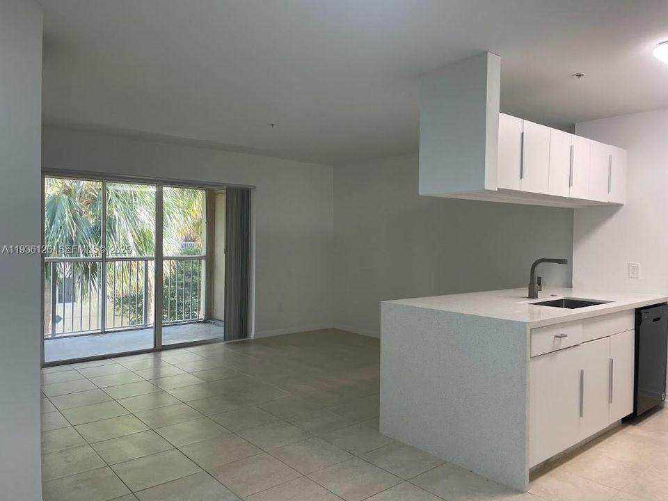 В аренду: $1,875 (1 спален, 1 ванн, 719 Квадратных фут)