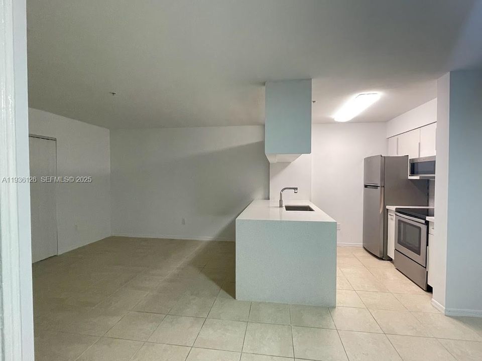 В аренду: $1,875 (1 спален, 1 ванн, 719 Квадратных фут)