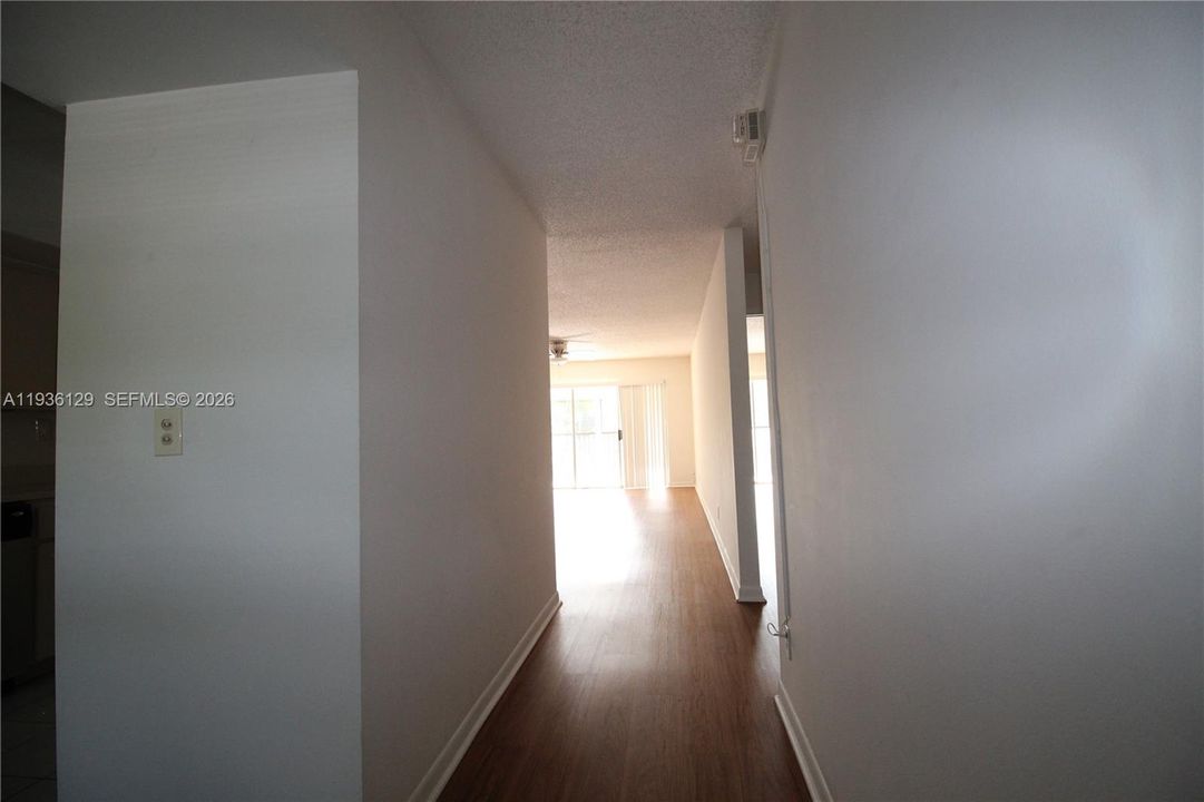 For Rent: $2,000 (2 beds, 2 baths, 1260 Square Feet)