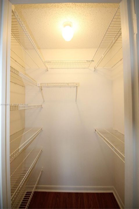 For Rent: $2,000 (2 beds, 2 baths, 1260 Square Feet)