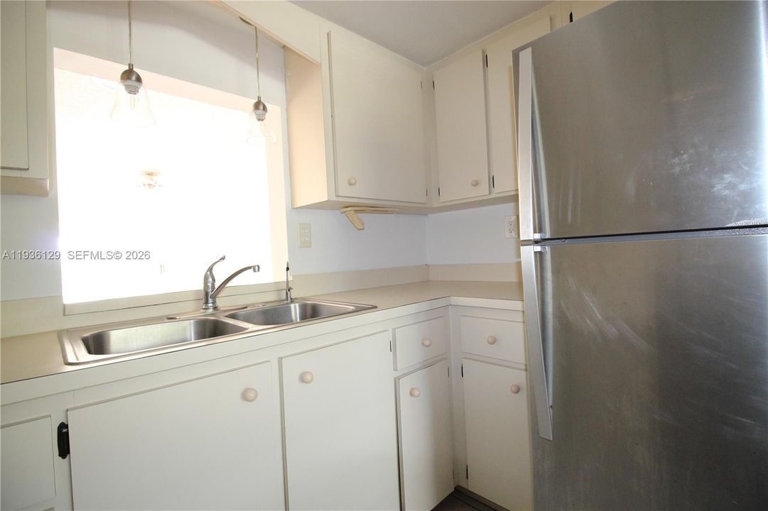 For Rent: $2,000 (2 beds, 2 baths, 1260 Square Feet)