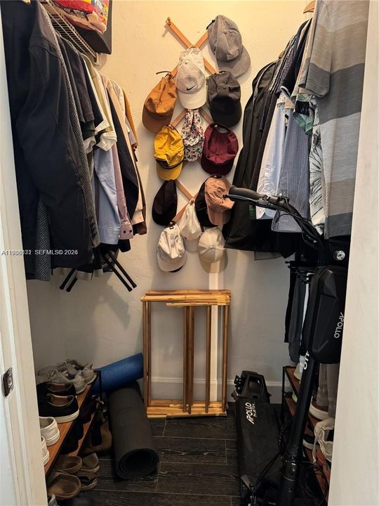 For Rent: $2,100 (2 beds, 2 baths, 860 Square Feet)