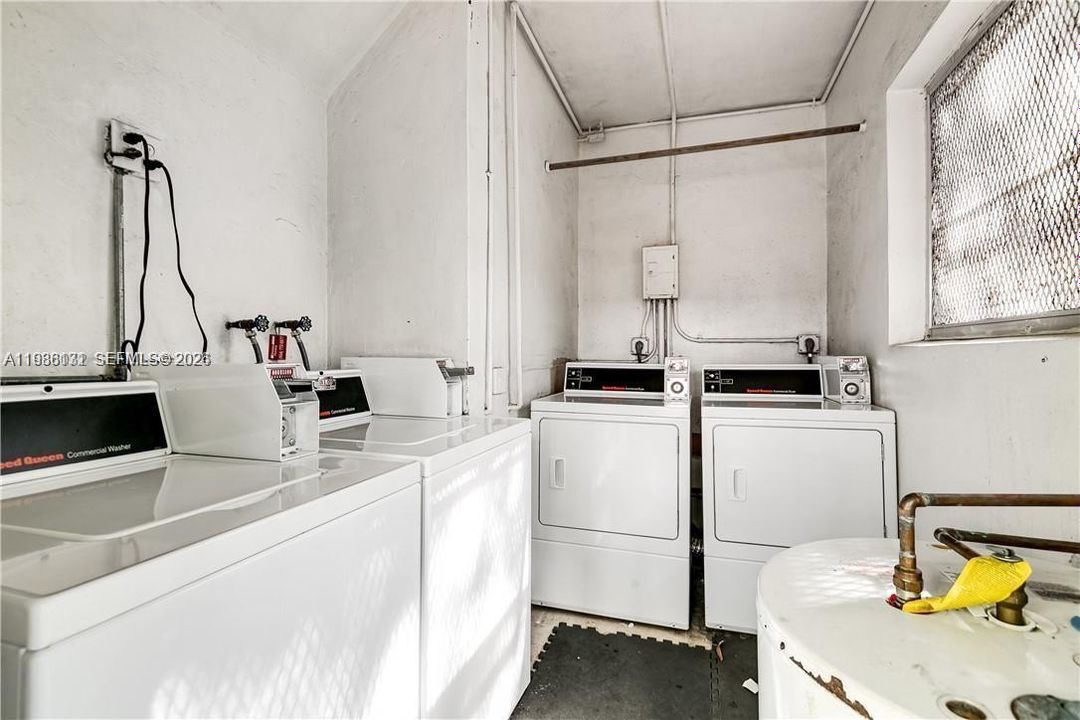 For Rent: $2,100 (2 beds, 2 baths, 860 Square Feet)