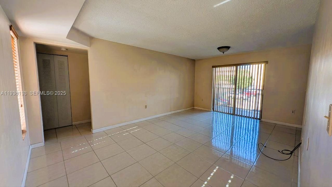 En Renta: $2,450 (3 camas, 2 baños, 994 Pies cuadrados)