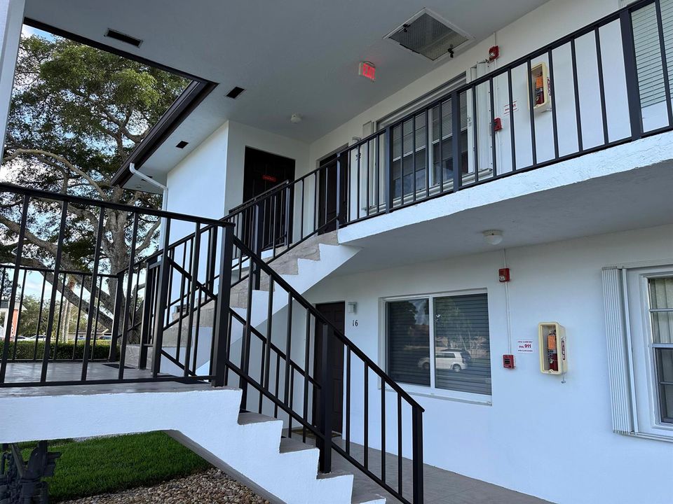FRONT CORNER UNIT