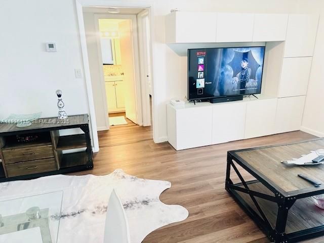 На продажу: $439,000 (1 спален, 1 ванн, 739 Квадратных фут)