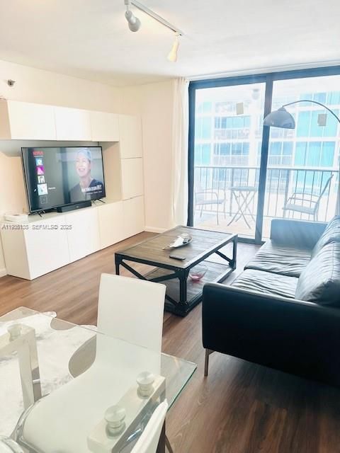 На продажу: $439,000 (1 спален, 1 ванн, 739 Квадратных фут)