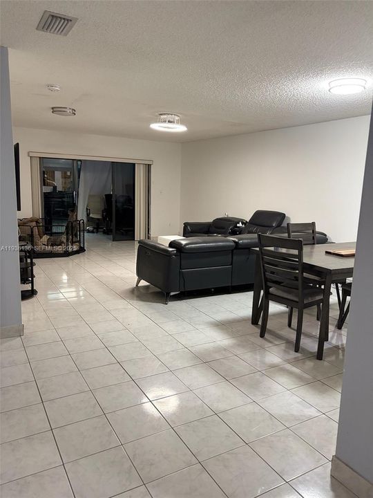 En Renta: $3,500 (4 camas, 2 baños, 1720 Pies cuadrados)