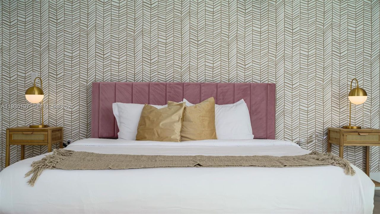 На продажу: $3,285,000 (8 спален, 7 ванн, 5231 Квадратных фут)