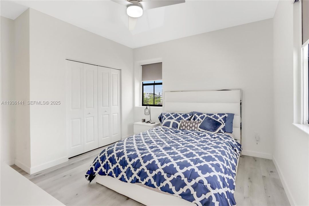 待售: $710,000 (5 贝兹, 3 浴室, 3252 平方英尺)