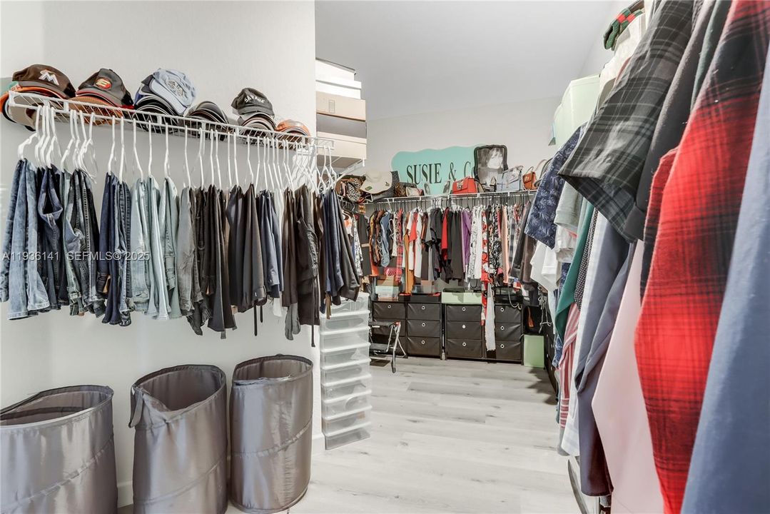 待售: $710,000 (5 贝兹, 3 浴室, 3252 平方英尺)