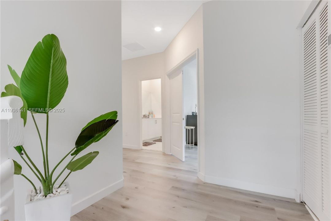 待售: $710,000 (5 贝兹, 3 浴室, 3252 平方英尺)