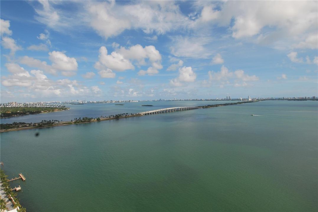 For Rent: $5,600 (2 beds, 3 baths, 1137 Square Feet)