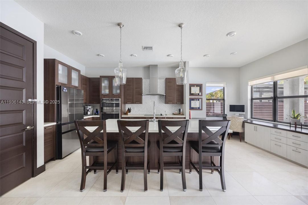 待售: $1,099,999 (3 贝兹, 2 浴室, 2214 平方英尺)