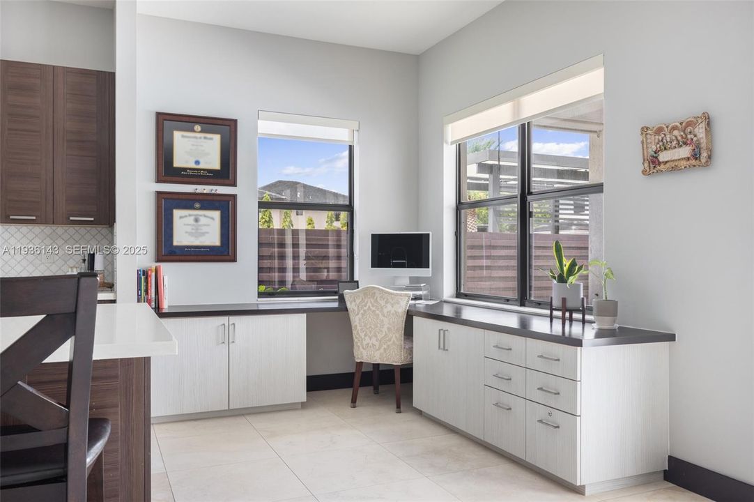 待售: $1,099,999 (3 贝兹, 2 浴室, 2214 平方英尺)