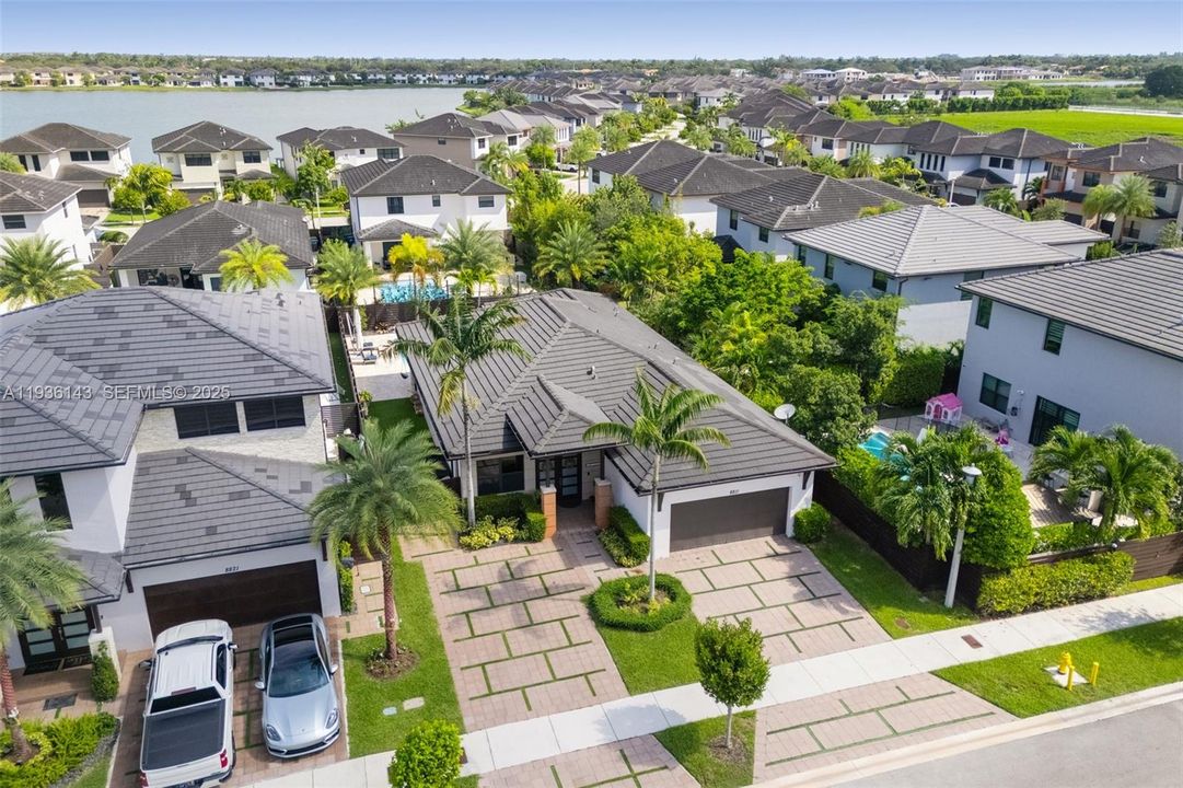 待售: $1,099,999 (3 贝兹, 2 浴室, 2214 平方英尺)